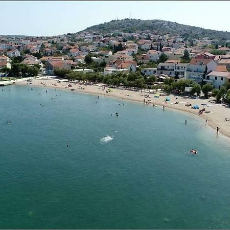 Beach Apartment Kate With Sea View, Balcony And Parking, Murter, Dalmatia 外观 照片