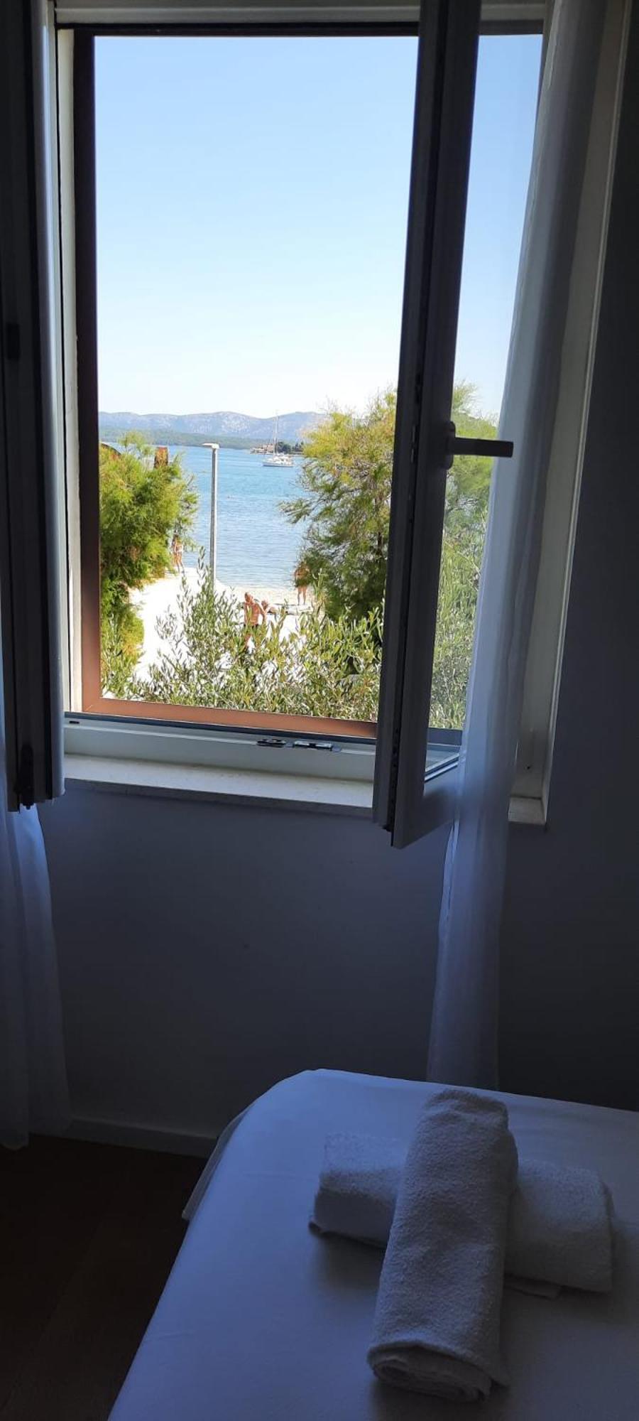 Beach Apartment Kate With Sea View, Balcony And Parking, Murter, Dalmatia 外观 照片