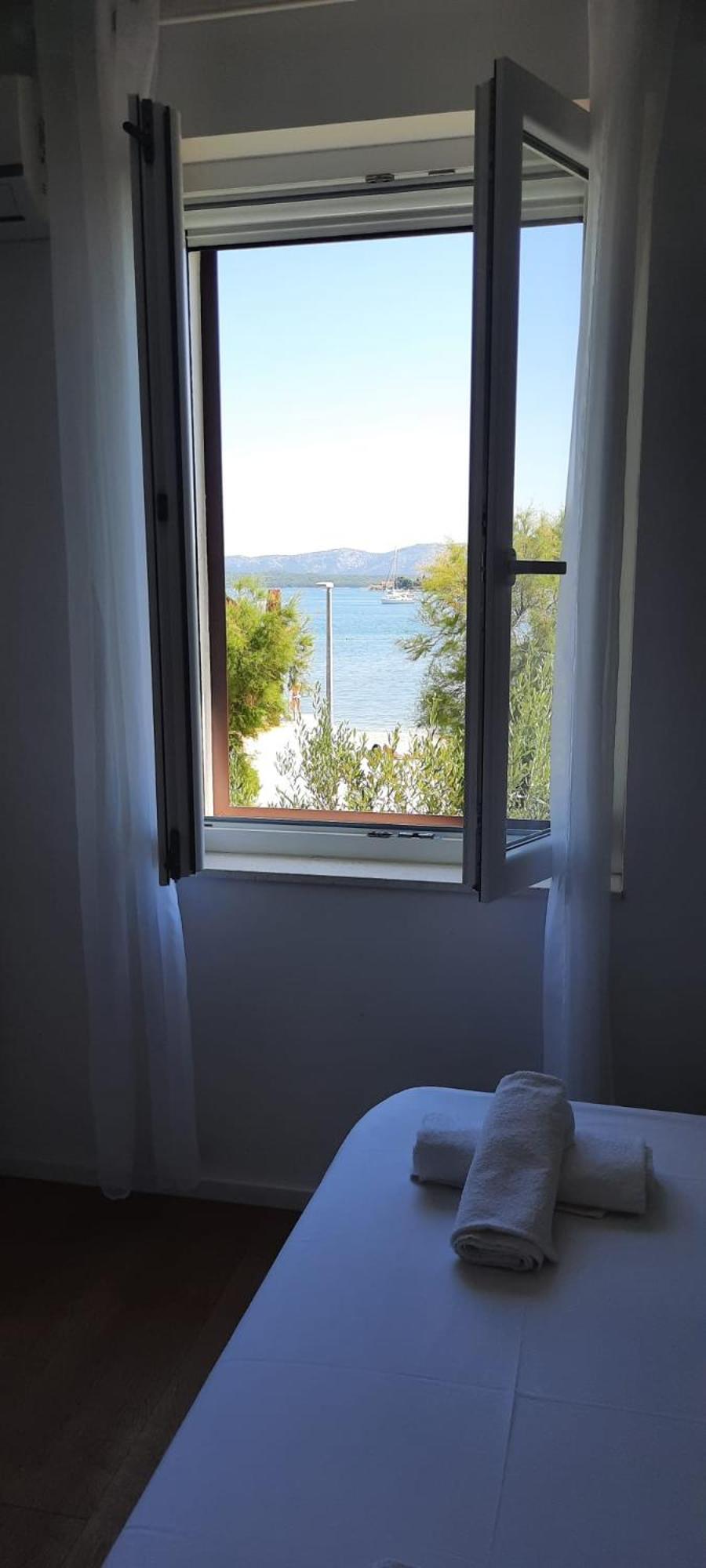 Beach Apartment Kate With Sea View, Balcony And Parking, Murter, Dalmatia 外观 照片